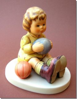 Ich spiel´gern Ball - Hummel Figur 9 cm