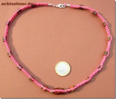 Kette mit Holzperlen und rosa Kordel 49 cm