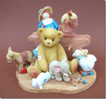 Benjamin mit Spielsachen von Cherished Teddies 10 x 13 cm