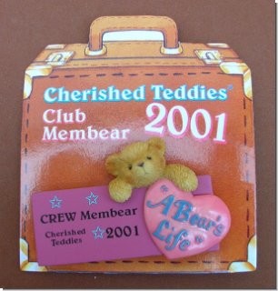 Club Pin 2001 Pink von Cherished Teddies 6 x 4 cm