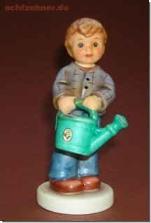 Hummel Porzellan Figur Junge mit grner Giekanne 11 cm