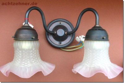 kleine zarte Wandlampe Gestell antik Berliner Messinglampen